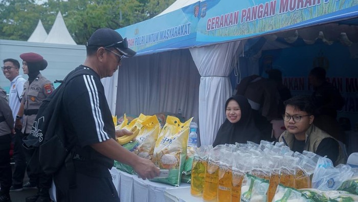 Gerakan pangan murah Polda Kalsel. (Humas Polda Kalsel)