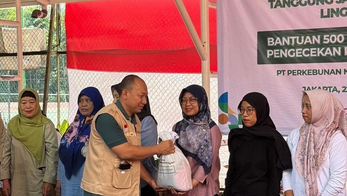 Gerakan warga bantu warga mendapan dukungan dari anggota DPD RI asal Jatim Lia Istifhama