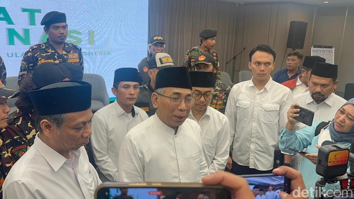 Gus Yahya usai menggelar pertemuan dengan PWNU