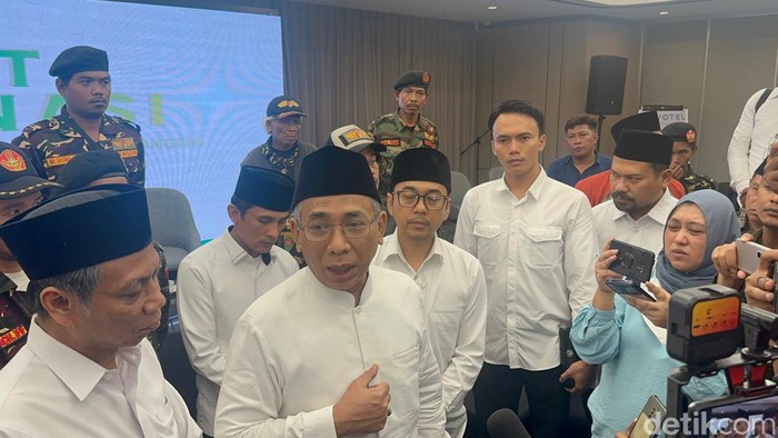 Gus Yahya usai menggelar pertemuan dengan PWNU