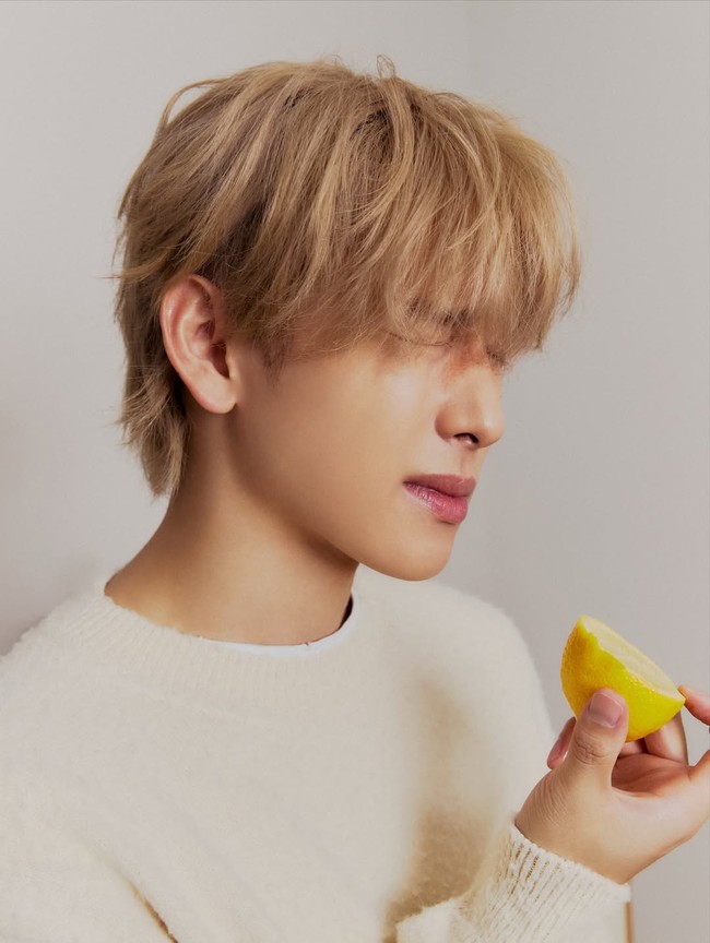 “mode blonde ga ada obatt tolong tenangin diri aku…” “he’s so PRETTYYYYYY” “SIWAN LOOKS LIKE FELIX NOW,” komentar sejumlah penggemar yang terpana melihat Im Siwan mode idol KPop. Foto: dok. SM Entertainment