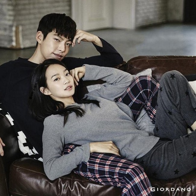 Hubungan asmara Kim Woo Bin dan Shin Min Ah terungkap saat keduanya sudah dua bulan berpacaran. Seorang sumber mengatakan bahwa mereka resmi berpacaran pada Mei 2015. Foto: dok. Giordano