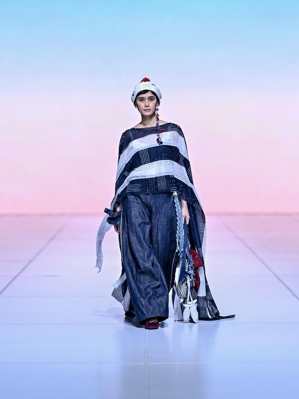 Foto: Koleksi Slow Fashion Bertema Laut dari Sejauh Mata Memandang di JFW 2026