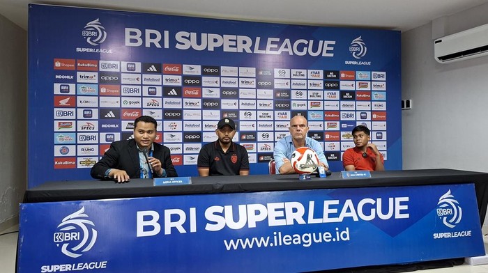 Konferensi pers Bali United seusai melawan Persis Solo di Stadion Kapten I Wayan Dipta, Minggu (23/11/2025). (Foto: Krisna Pradipta/detikBali)