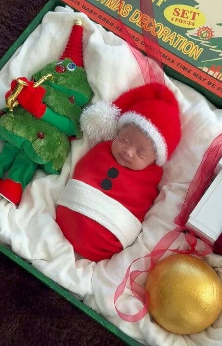 Konsep newborn photoshoot bayi Lee Si Young Konsep newborn photoshoot bayi Lee Si Young