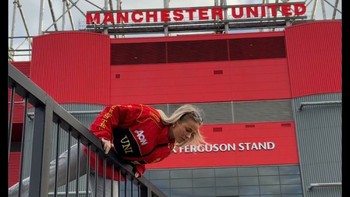 Meme olokan dari fans Manchester United, mencari Liverpool di papan klasemen liga. Liverpool jatuh ke peringkat 11. Foto: X.com