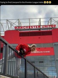 Meme Liverpool Terpuruk di Liga Inggris 2025