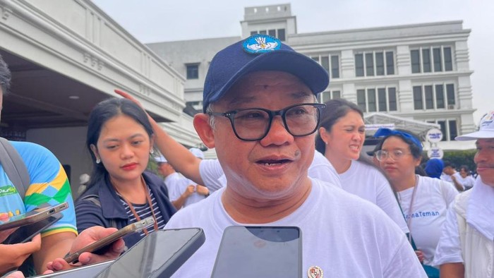 Mendikdasmen Abdul Muti respons soal anak-anak rentan terpapar konten radikalisme dan terorisme.