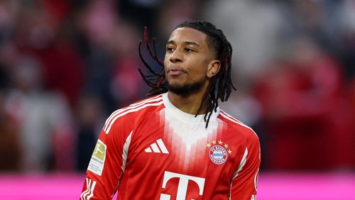 MUNICH, GERMANY - NOVEMBER 22: Michael Olise of Bayern Munich looks on during the Bundesliga match between FC Bayern München and SC Freiburg at Allianz Arena on November 22, 2025 in Munich, Germany. (Photo by Alexander Hassenstein/Getty Images)