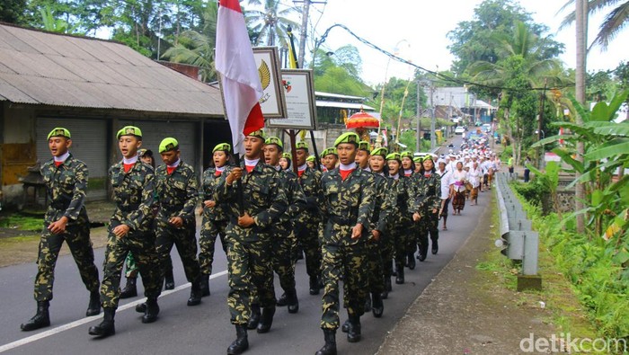 Pasukan Napak Tilas tiba dan ikut upacara Peringatan Hari Puputan Margarana di Monumen Taman Pujaan Bangsa, Desa Marga, Tabanan, Kamis (20/11/2025).