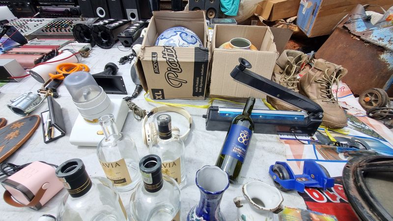 Pedagang barang loak di Jatinegara (Taufiq/detikcom)