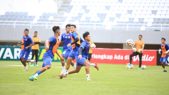 Pemain Sumsel United melakukan latihan jelang menghadapi PSMS Medan