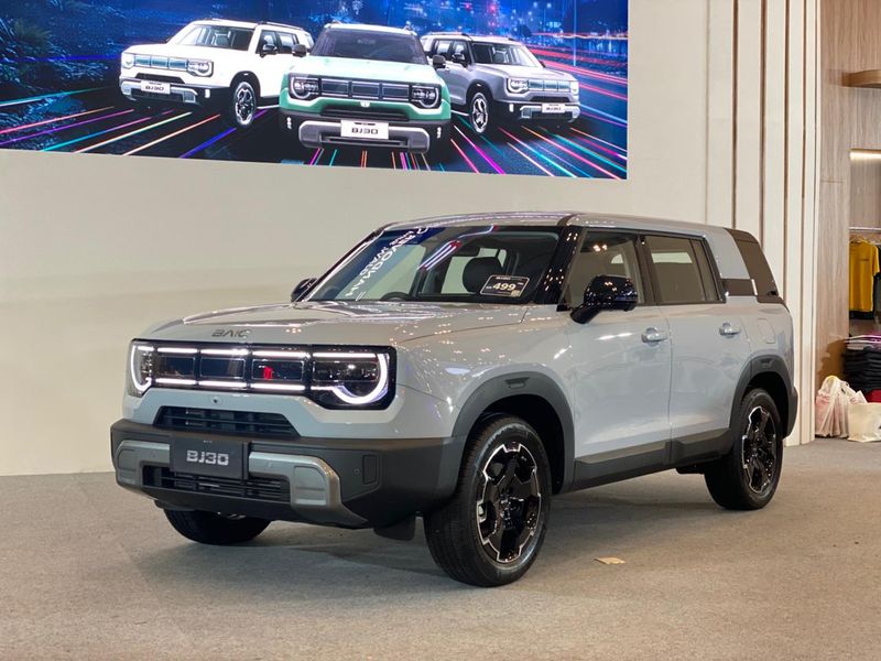Penyerahan 100 unit pertama BAIC BJ30 Hybrid.