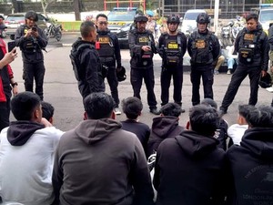 Hendak Tawuran, 25 Anggota Geng Motor di Bandung Diamankan Polisi