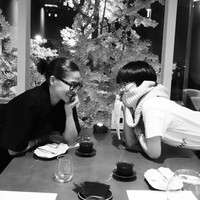 Lewat unggahan Instagram-nya, terungkap jika Song Hye Kyo juga merayakan ulang tahunnya bersama aktris Filipina, Anne Curtis-Smith, yang sempat bertandang ke Korea Selatan. Foto: dok. Instagram @kyo1122