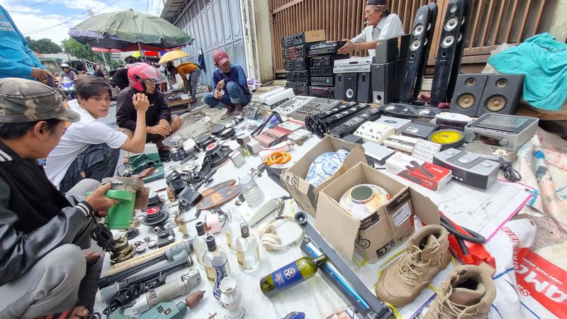 Suasana Pasar Loak di Jatinegara, Jakarta Timur (Taufiq/detikcom)