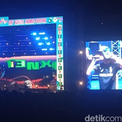 Tenxi Bikin Party di Highschool Fest