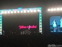 Tiara Andini Ajak Penonton Duet Romantis di Highschool Fest