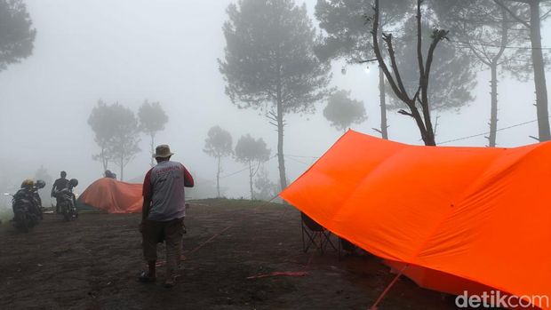 Wisata alam Tenjo Laut Kuningan.