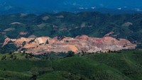 Alirannya berasal dari wilayah Myanmar yang kini dipenuhi kegiatan penambangan rare earth dan emas. REUTERS/Chalinee Thirasupa