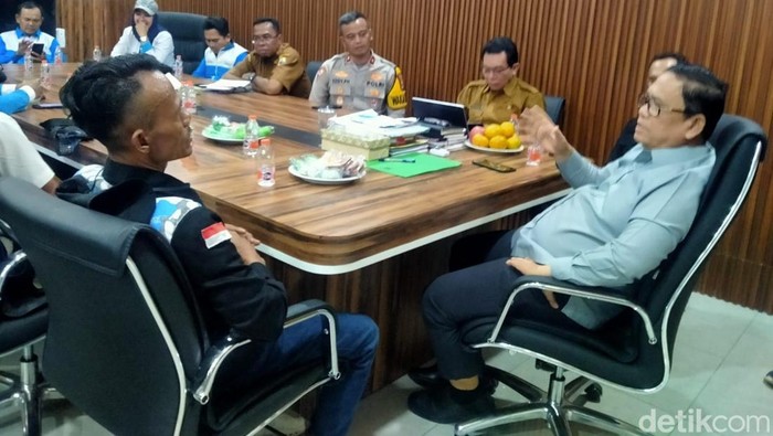 Audiensi massa buruh dengan Pemkab Lebak (Aris/detikcom)