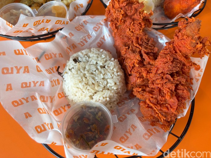 AYLO, restoran fish and chip baru milik selebgram Niko Al Hakim atau Okin.