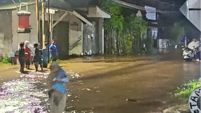 Banjir di Pasuruan akibat luapan air Sungai Welang dan Wrati