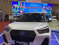 Daihatsu Tawarkan Program Khusus buat yang Beli Rocky Hybrid di GJAW 2025
