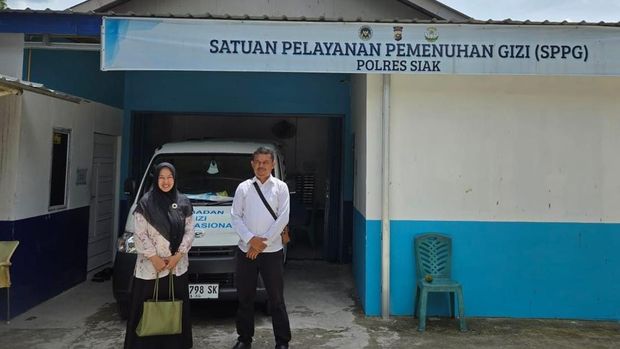 Dapur SPPG Polres Siak mendistribusikan MBG kepada ribuan pelajar. Dapur SPPG Polres Siak mendistribusikan MBG kepada ribuan pelajar.