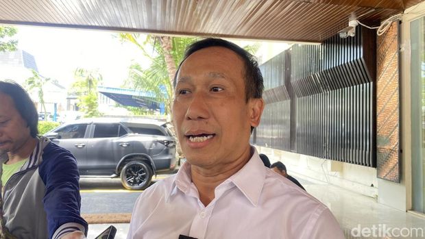 Pengacara keluarga dosen Untag Levi, Zainal Abidin Petir, di Mapolda Jateng, Kecamatan Semarang Selatan, Senin (24/11/2025).