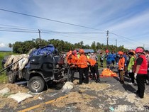 Pikap Seruduk Truk di Jalan Daendels Kulon Progo, 1 Orang Tewas Terjepit