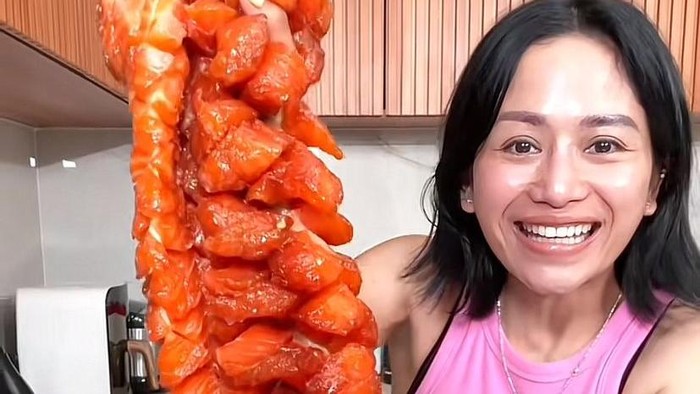 Farida Nurhan bikin candied salmon
