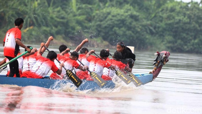 Festival Bahari 2025 di Sidoarjo