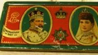 Dijaga dengan baik, sebuah cokelat dari penobatan Raja Edward masih disimpan pemerintah Britania. Cokelatnya dalam kondisi utuh sejak 16 Juni 1902. Foto: Istimewa