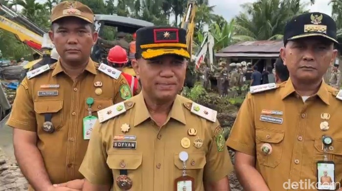 Foto: Pemko Medan tertibkan lahan 26 H di kawasan Flamboyan, Medan, Senin(24/11/2025)
(JuitaSinuhaji/Detik.com)