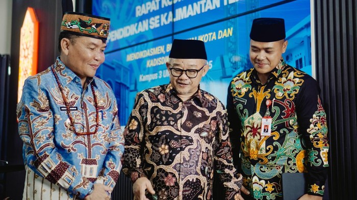 Gubernur Kalteng Agustiar Sabran dan Plt Kadisdik Kalteng Reza Prabowo. ‎(Media Disdik Kalteng)