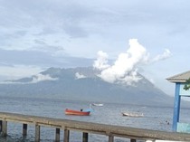 Aktivitas Gunung Sangeang Api Menurun Seusai Muncul Asap-Lava Pijar