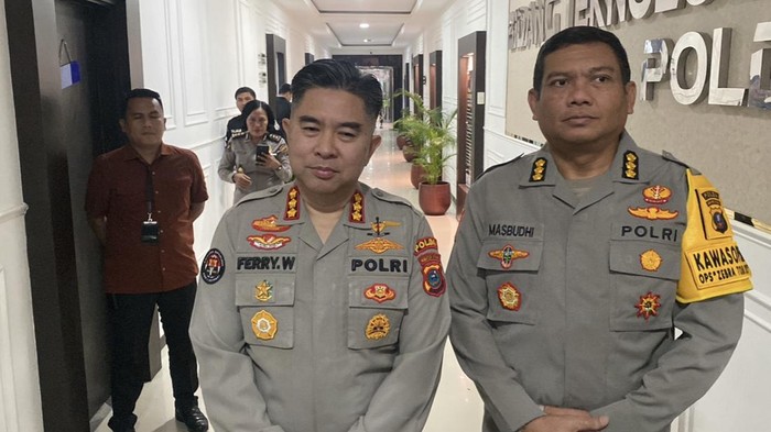 Irwasda Polda Sumut Kombes Pol Nanang Masbudhi dan Kabid Humas Polda Sumut memberikan keterangan. (Istimewa)