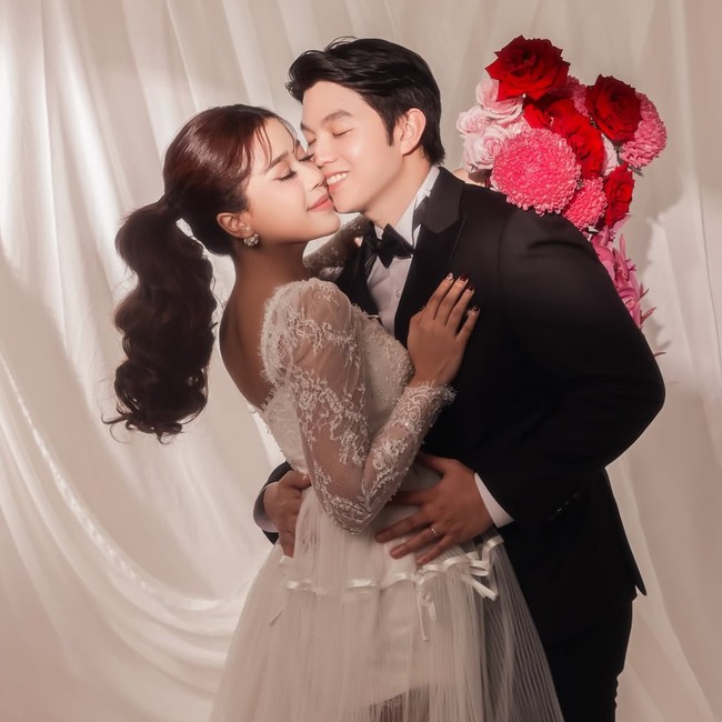 8 Foto Prewedding Brisia Jodie-Alden, Bak Pengantin Bergaun Lace Menerawang