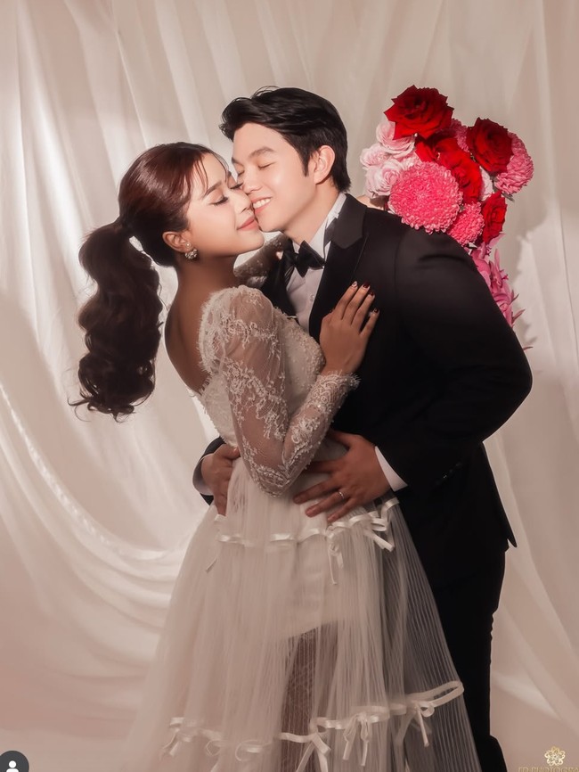 8 Foto Prewedding Brisia Jodie-Alden, Bak Pengantin Bergaun Lace Menerawang