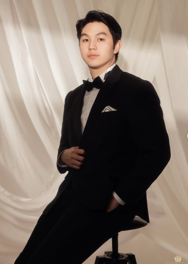 Sementara Alden tampil gagah dan tampan. Unggahan Jodie dan Alden pun banjir doa untuk kelancaran pernikahan mereka. Foto: Instagram/@jonathan.alden_