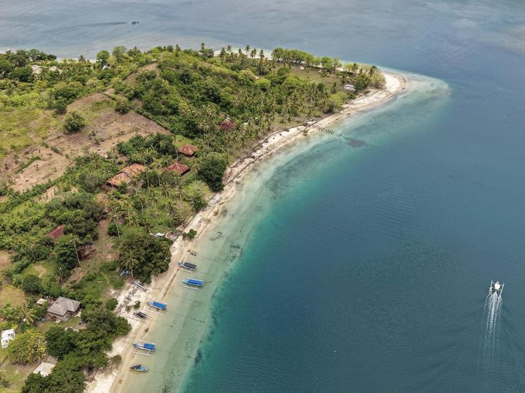 Wisata NTB Meroket, Kunjungan Hampir 2 Juta Pengunjung di 2025