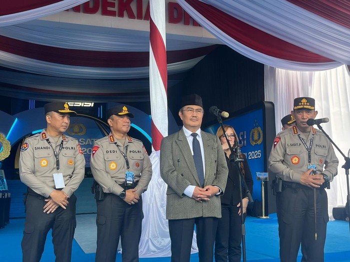 Kapolri Jenderal Listyo Sigit Prabowo (paling kanan)