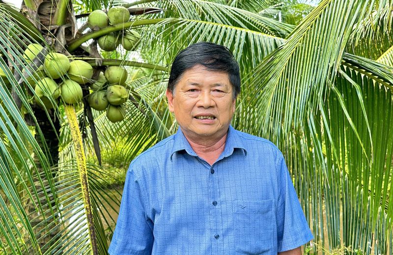 Kisah petani sukses Modal Hadiah 10 Gram Emas, Pria Ini Sukses Garap Sawah dan Kebun Kelapa