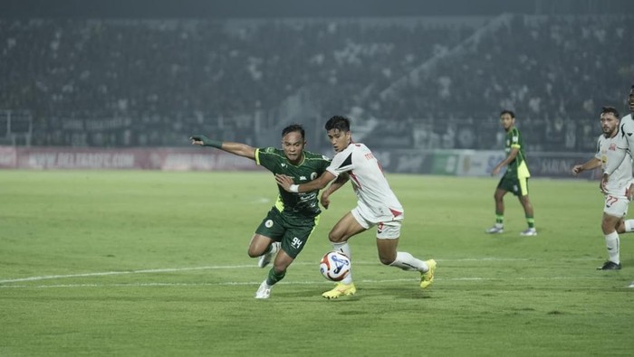 Laga Deltras FC vs PSS Sleman di Stadion Gelora Delta, Sidoarjo, Sabtu (22/11/2025).