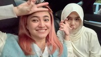 Marshanda tak menampik sempat merasakan keribetan karena mengurus Sienna, tapi tetap enjoy. Ada adaptasi untuk hectic-nya bangunin Sienna sekolah, ujarnya. (Foto: dok Instagram marshanda99)