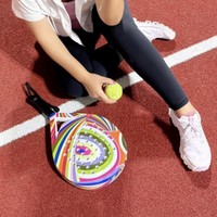 Mayang juga sempat mengenakan kemeja putih yang dijadikan sebagai outer untuk sedikit menutup tanktop pink yang dikenakan. Foto: Instagram/@mayangsari_official