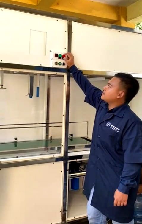 Mesin pengisi galon buatan Sofyan warga Kota Batu Mesin pengisi galon buatan Sofyan warga Kota Batu