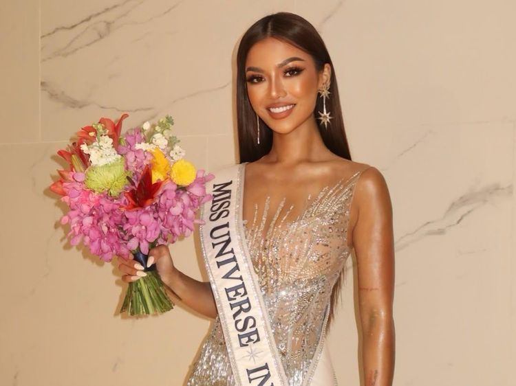 7 Potret Sanly Liu Raih Best Skin di Miss Universe 2025, Pamer Kulit Glowing