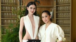 Pose Nagita Slavina Foto Bareng Bintang Thailand Davika Hoorne